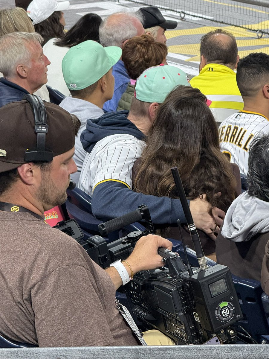 Kalona1962's tweet image. #ForTheFaithful #cameraguy