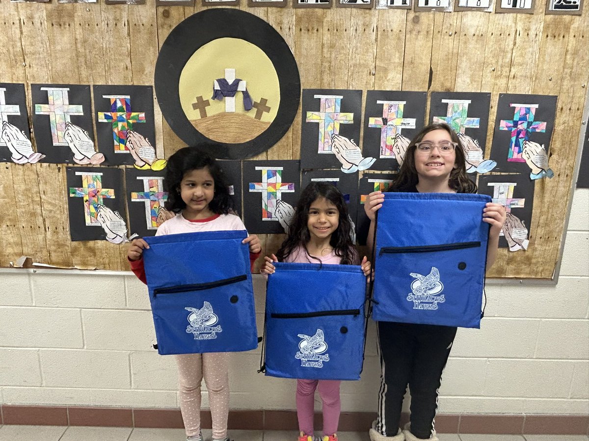 jane_nwakoby's tweet photo. Our ShareLife fundraising campaign week came to an end today with the students vs teachers volleyball tournament, and a special raffle draw. We raised a total of $1,392.00 and still counting for ShareLife! 😇@HilaryDPCDSB @ShareLifeCan @elemdp https://t.co/4vRmtoaLF9