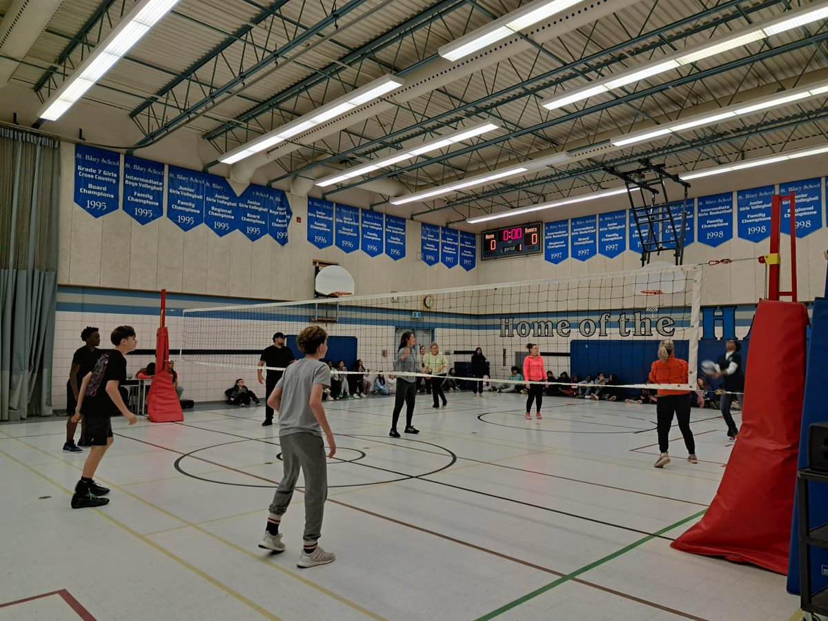 jane_nwakoby's tweet photo. Our ShareLife fundraising campaign week came to an end today with the students vs teachers volleyball tournament, and a special raffle draw. We raised a total of $1,392.00 and still counting for ShareLife! 😇@HilaryDPCDSB @ShareLifeCan @elemdp https://t.co/4vRmtoaLF9