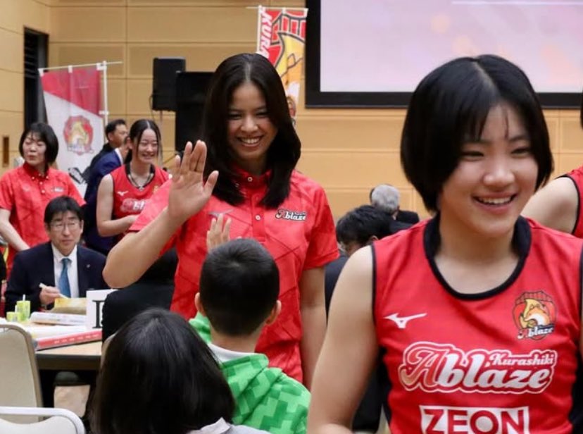 volleytrails's tweet photo. LOOK: 🇵🇭 Eya Laure is with the 🇯🇵 Kurashiki Ablaze! Will we see her play for the 🦊 in Japan V.League next season? 🇯🇵 #Vリーグ #volleyball #バレーボール

📸 @KurashikiAblaze https://t.co/L3QaiEo0oP