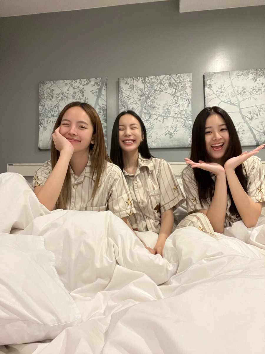 MookWorranit's tweet photo. ❤️❤️❤️ https://t.co/2BVpLiHx0T