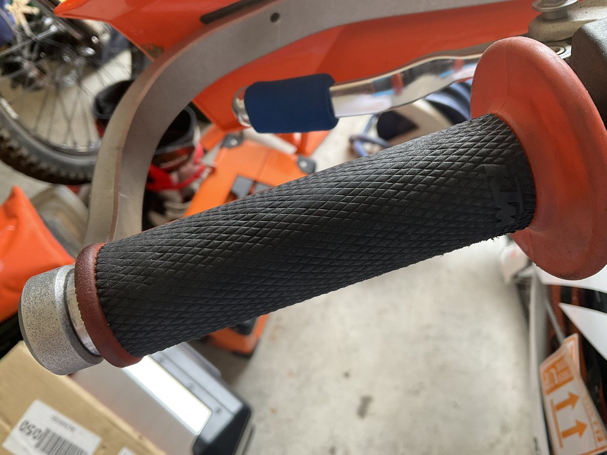 KTM819O4's tweet photo. #FREERIDE250F #グリップ #ミディアム #ソフト #スプロケット #11T #12T https://t.co/EvmNup5inH