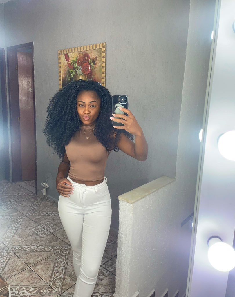 Fernand30344091's tweet photo. 🤎

#belezapreta #FYP #BlackGirlMagic https://t.co/WED4oxLcax