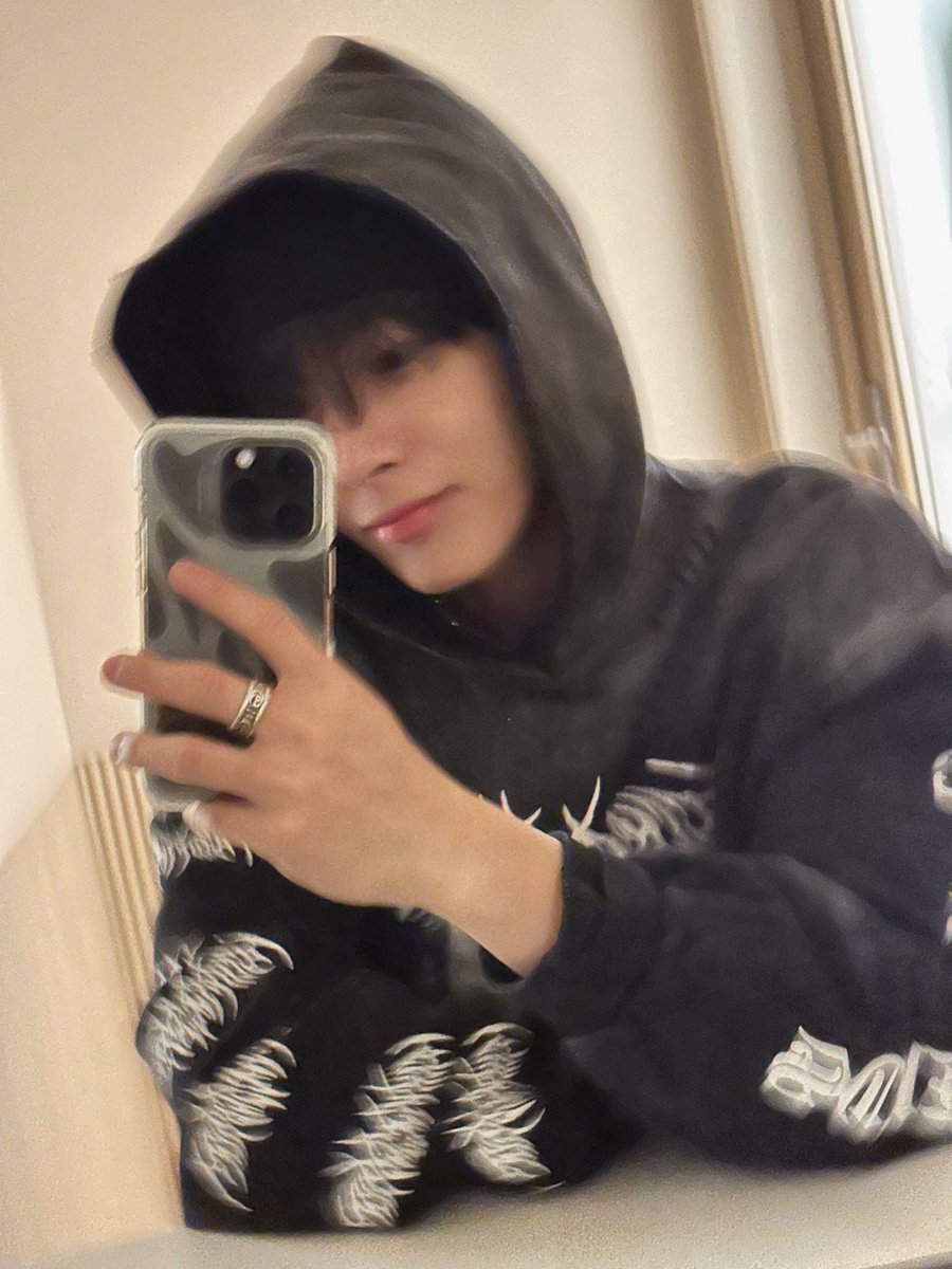 AHOF_official's tweet photo. 🖤📸

#AHOF #아홉  
#STEVEN #스티븐 https://t.co/RAv2OstsbX