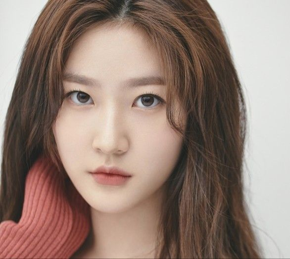 pannchoa's tweet photo. YouTuber Lee Jin-ho claims that Kim Saeron dated WOODZ because she liked his photos on SNS and sent him a coffee truck
https://t.co/xc998zYbTB https://t.co/qZ6rEuSho1