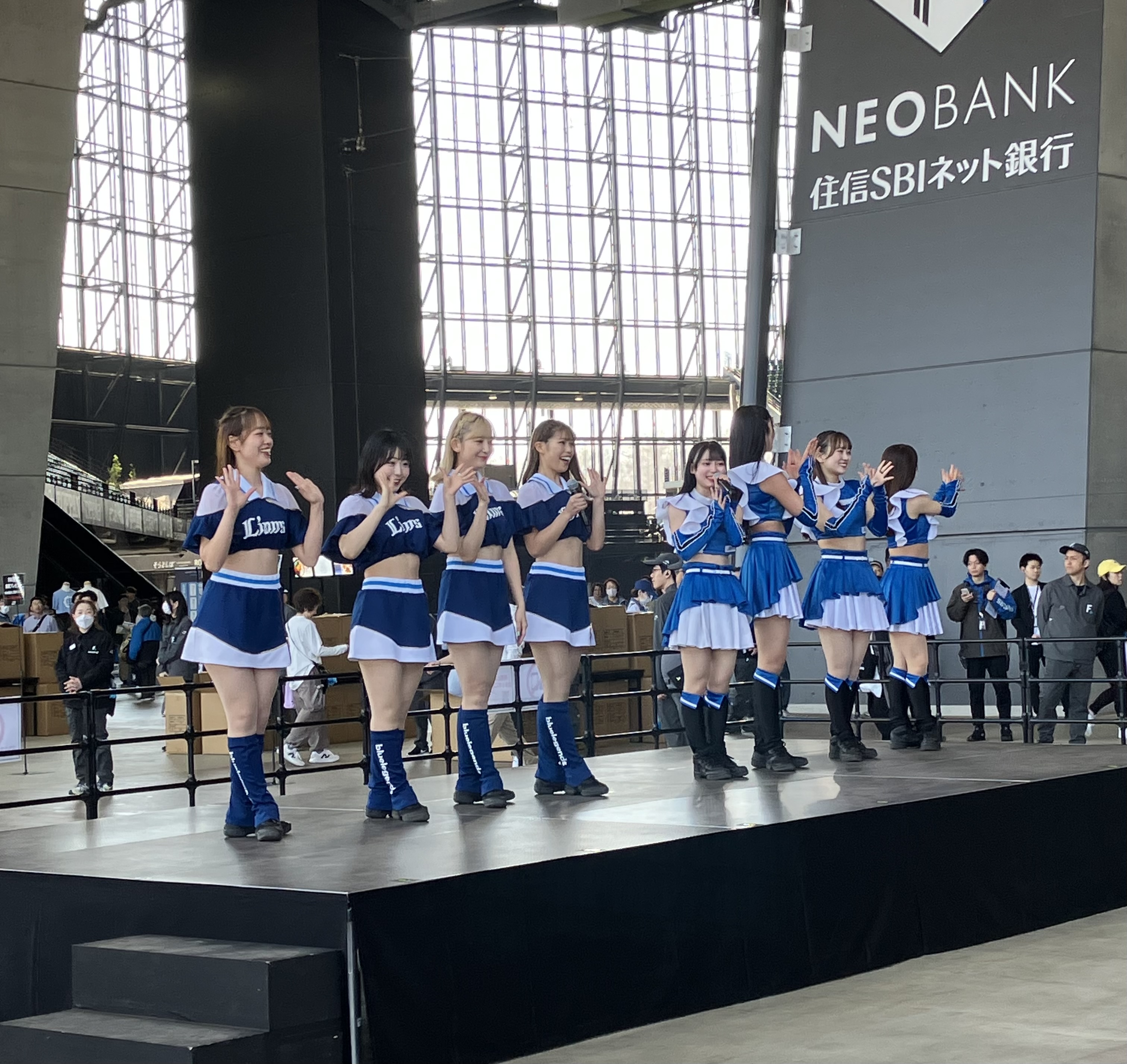 （るさま取置中）北海道日本ハムファイターズ トレーニングジャケット ブルー るさま取置中）北海道日本ハムファイターズ トレーニング