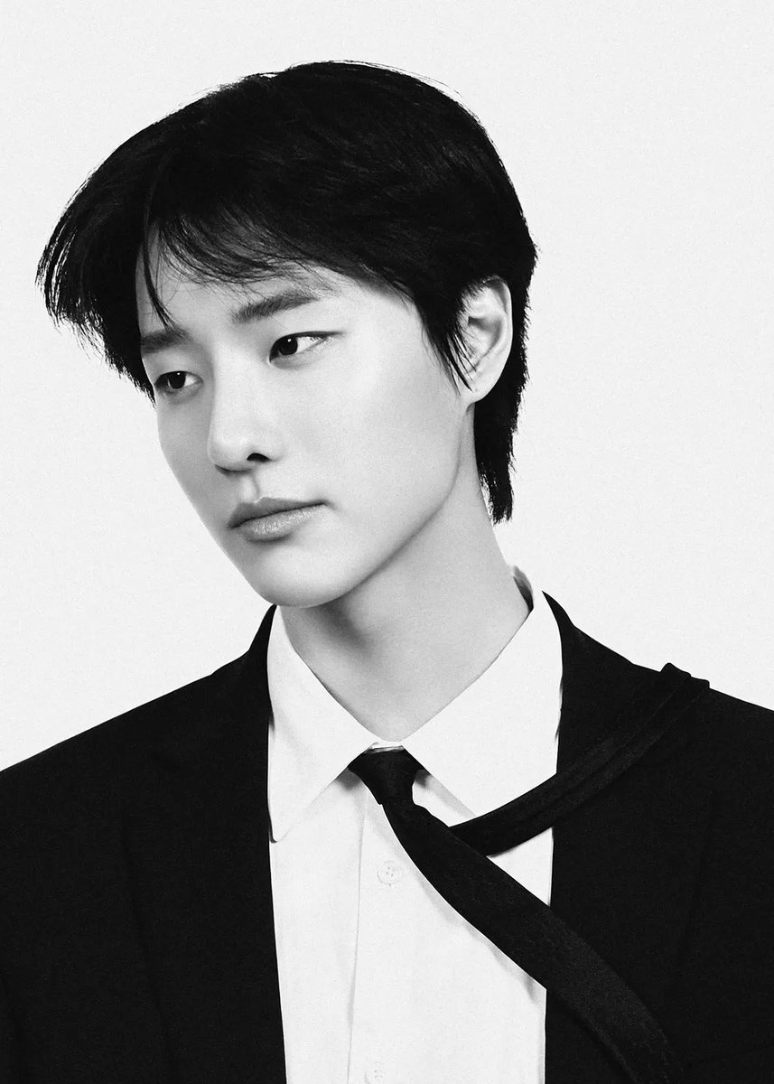 pannchoa's tweet photo. YouTuber Lee Jin-ho claims that Kim Saeron dated WOODZ because she liked his photos on SNS and sent him a coffee truck
https://t.co/xc998zYbTB https://t.co/qZ6rEuSho1