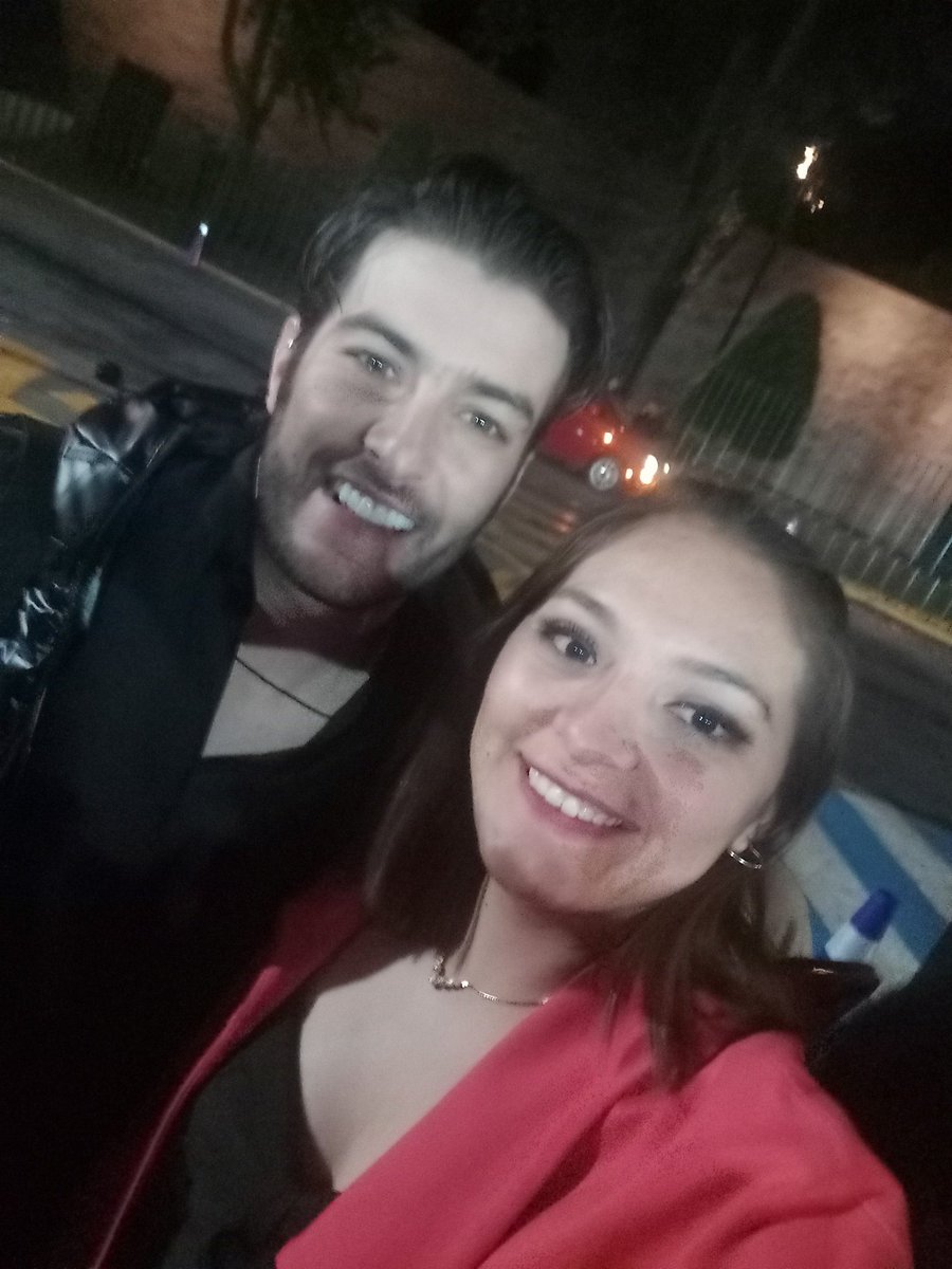 CvaGtz's tweet photo. El momento más conmovedor de mi vida con el gran actor #ElAngelDeAurora #MeAtrevoAmarte @JuanPGilSinaloa #JuanpabloGil https://t.co/SxiWXnujrm