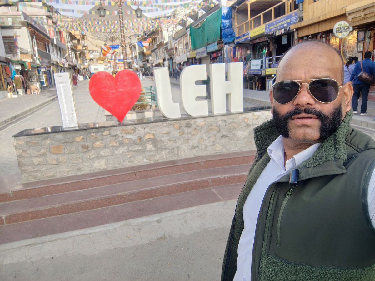 FaujiFunClub's tweet photo. I Love Leh - लेह बाजार #leh #ladak #lehladakh #lehbajar #bajar #lehcity https://t.co/pIzkPdVP4k