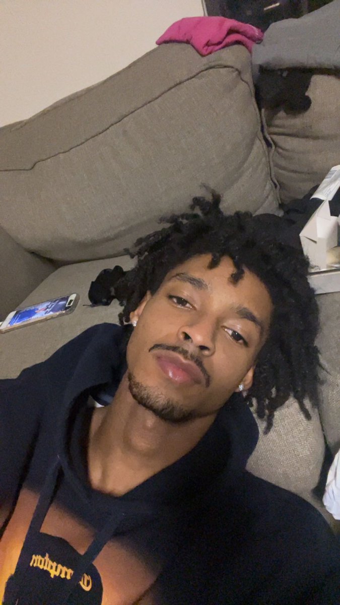 neuneubitch's tweet photo. Tipsy 🥴 https://t.co/WIdJT1bsAX