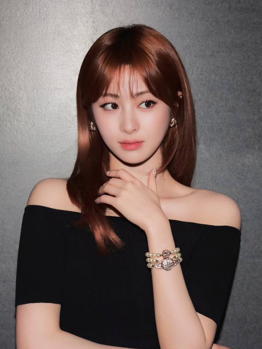 huhyunjinpics's tweet photo. YUNJIN INSTAGRAM UPDATE https://t.co/lDo5uBhUMP