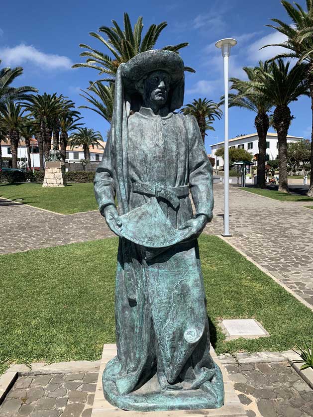 PortugalGuide's tweet image. Statue of Henry the Navigator in #PortoSanto #madeira portugalvisitor.com/portugal-image…