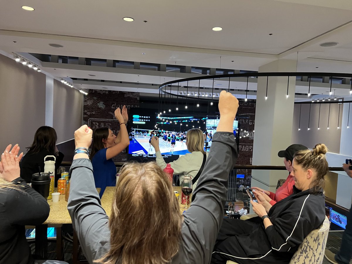 Premier 16 Red tweet media