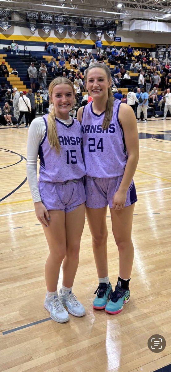 RobinVerhulst10's tweet photo. Last h.s. all star game for the Verhulst fam. Fun to see all the high school coaches out supporting their players and @SunflowerSmack in the house! @KirstonVerhulst had a great night leading the KS team and playing one last time with her cousin. Next stop…MTSU! #Miege ❤️ https://t.co/SCKYWvdf8h