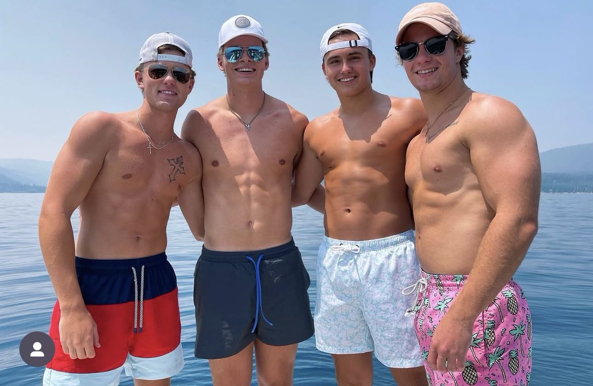 this is how real men look.

#frat #dl #gooner #goon #alpha #whitealpha #whitecock #gayporn