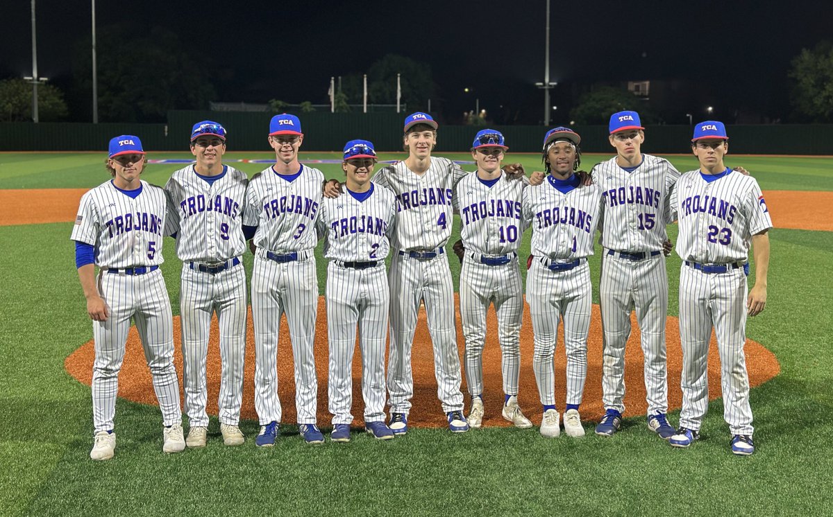 What a great pic of our outstanding seniors!