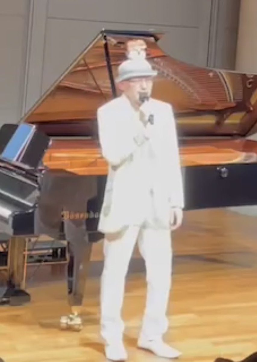 VariousValues25's tweet image. ベリアスシンガーズカップ(カラオケ採点大会)では、機械採点だけではなく審査員の先生方にもご審査をお願いしています！
本日はこちらの先生をご紹介いたします。

【上野 たく】先生
プロフィール
■カラオケ大会多々出場
(優勝、2位、3位、審査員特別賞受賞)
・95点以上で1万円企画―1万円獲得…