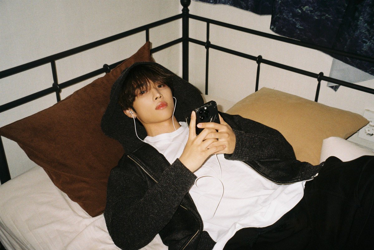 swlovezone's tweet photo. 'sunwoo vibe' on fromm ★

#선우 #SUNWOO https://t.co/9bNnKtJhJE