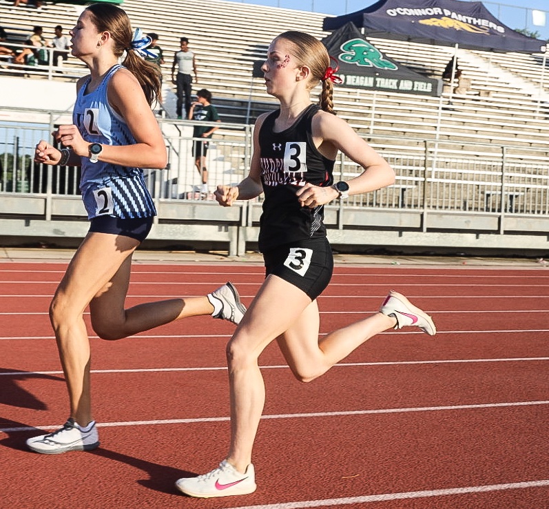 WC_XC_'s tweet photo. Congrats to this amazing freshman Kallie Van Prooyen getting Area Meet runner up in the 1600 Meters!  Also getting another personal record of a 5:09! @bloomer_sa @NeisdAthletics @CoachNateShaw https://t.co/Smd5yIeZWF