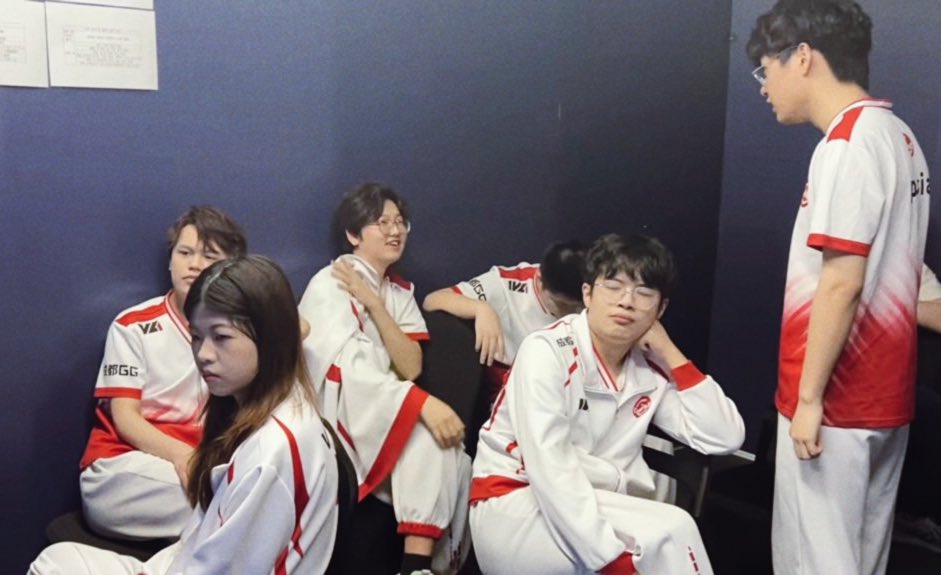 yasashiipain330's tweet photo. [#GG_Violet] การจะชนะมันไม่ใช่เรื่องง่ายเลย Aka เป็นฮันเตอร์ที่เก่งมากจริงๆ ยากเกินไปที่จะเอาชนะ 😭😭😭 ทุกคนในทีมมีช่วยกันทำผลงานเพื่อคว้าชัยชนะในวันนี้ แต่ขอพูดถึงพี่หลู่ พี่เฉา และพี่หม่าเป็นพิเศษ สามคนนี้วันนี้สุดยอด🐮 จริงๆ
(ชื่อไม่ได้เรียงตามลำดับใดใดทั้งสิ้น) https://t.co/qNNai6sXjS