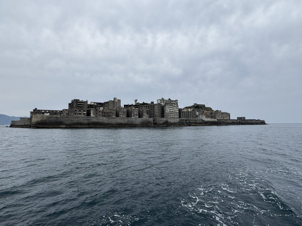 NBk52m's tweet photo. 軍艦島
ドラマ観てもう一度行きたくなった
事前に施設を予習していたので、前回より当時の生活を想像しながらみることができた
#旅行　#長崎 https://t.co/kM3kVQPb5v