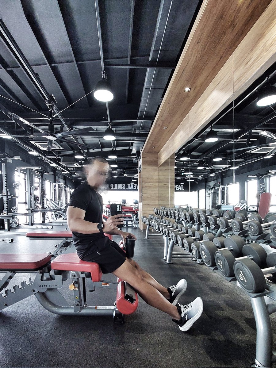 KeeB35901017's tweet photo. I'm back!😃
#sweataddicted #NopainNogain #40yearsplus https://t.co/o5rzfjCeKU