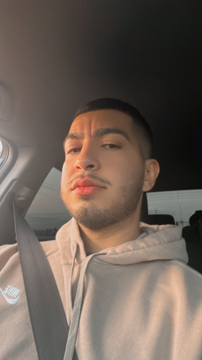 ym_manny's tweet photo. Is there any single people left 😭 #BayArea https://t.co/xtRoioO2AW