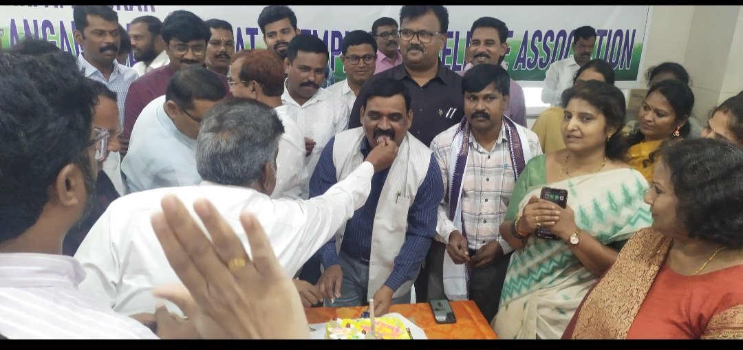YTiramdas's tweet photo. Jyotirao Phule jayanti @ TG Secretariat https://t.co/jbIWazKcET