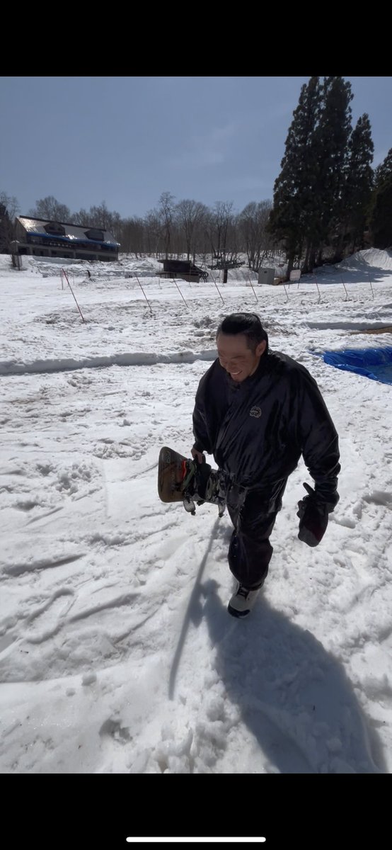 musashi_blog's tweet image. 本日は池の平アルペンブリックスキー場☀️
フルブーストで水の上も滑れました🏂

#icebase
@GVRO610ksk 
@ikenotairainfo