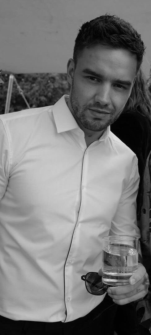 NoOne_1D's tweet photo. صد و هفتاد و هفت روز مارشملو:) https://t.co/ALM4aFFLE4