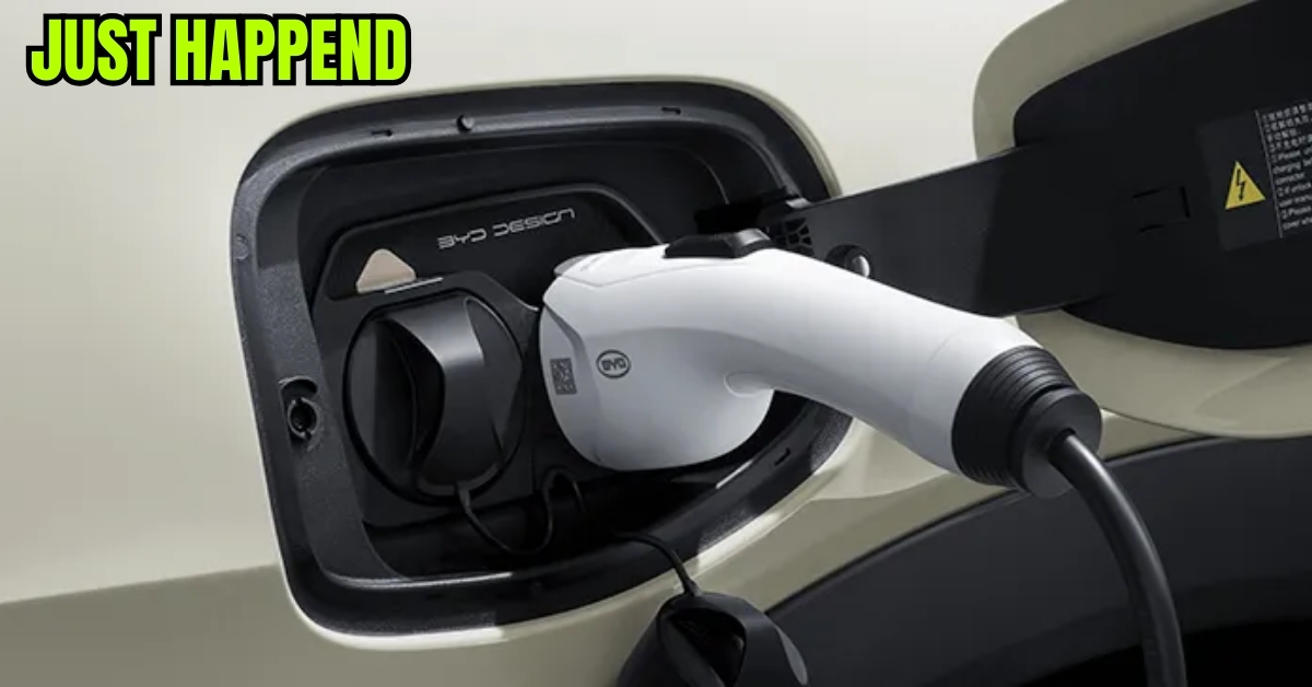 universalyst's tweet photo. BYD’s new battery charges EVs in 5 minutes.
Game over for range anxiety? Watch here: https://t.co/iIcJp2jcxX #evcharging #batterytech #electricvehicles #futuremobility #bydnews #techshift #greentech #automotiveindustry #nextgenenergy #universalyst https://t.co/eJbgS2mKXU