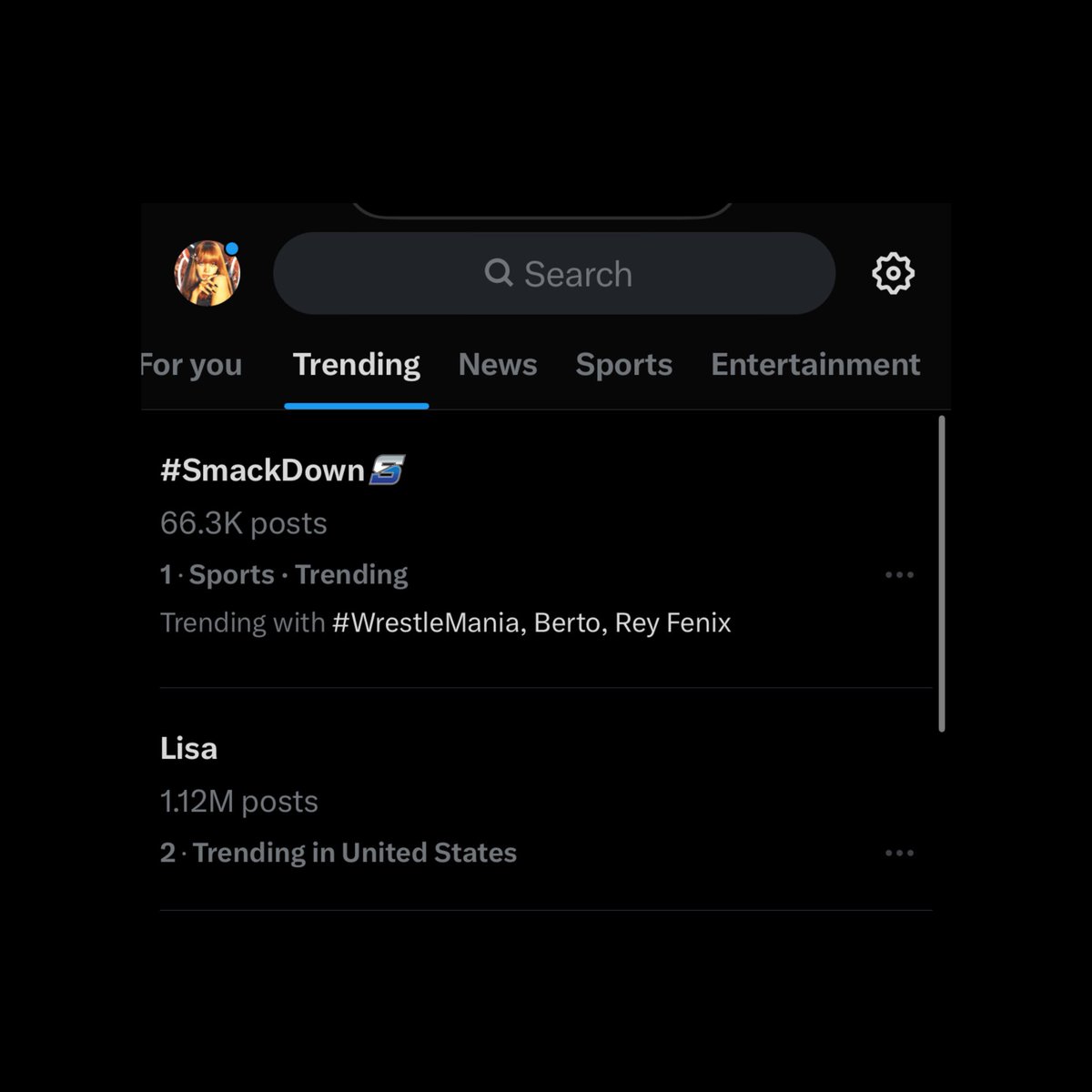 LisaOnCharts's tweet photo. #LISA is currently the top trending public figure worldwide with over 1 million tweets. https://t.co/iEHi0HEFql