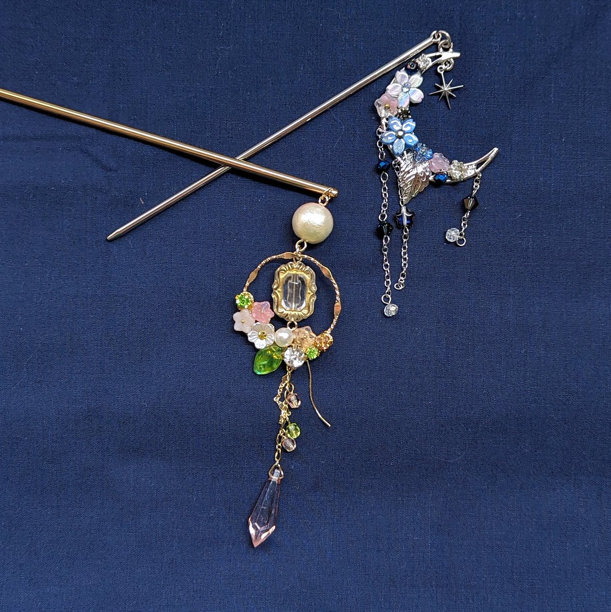 ituki_handmade's tweet photo. 昼と夜の桜のかんざし❀✿

#ハンドメイドアクセサリー
#かんざし https://t.co/6qzTD2ZC4N