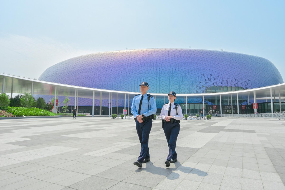 hkpoliceforce's tweet image. #HKPFootprint🚓
The cradle of✈️#KaiTakAirport a century ago, #KaiTak in📍Kowloon continues to make history as the proud home to the 🆕#KaiTakSportsPark🏟️—🇭🇰’s biggest-ever sports-entertainment-mega event complex—with👮‍♂️👮‍♀️safeguarding everyone enjoying the🗺️world-class landmark🌇🌃