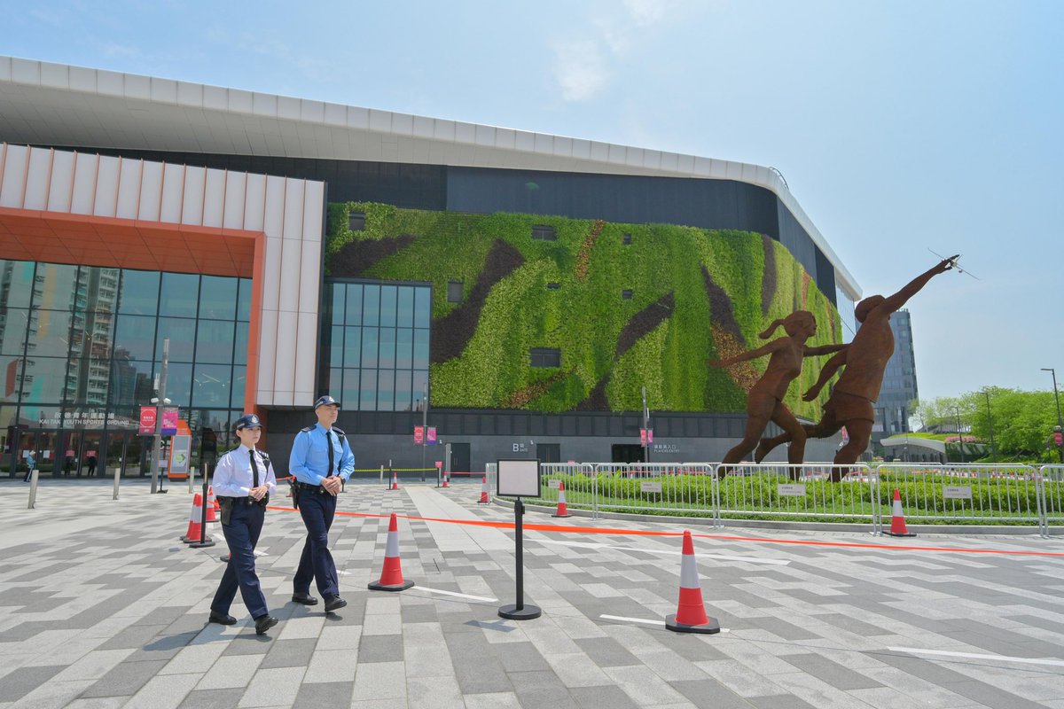 hkpoliceforce's tweet image. #HKPFootprint🚓
The cradle of✈️#KaiTakAirport a century ago, #KaiTak in📍Kowloon continues to make history as the proud home to the 🆕#KaiTakSportsPark🏟️—🇭🇰’s biggest-ever sports-entertainment-mega event complex—with👮‍♂️👮‍♀️safeguarding everyone enjoying the🗺️world-class landmark🌇🌃