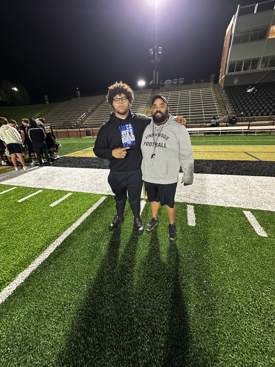 Big thanks to coach <a href="/coachgarcia57/">Alex Garcia</a>  and the lions  for having me out for a great Jr day !!