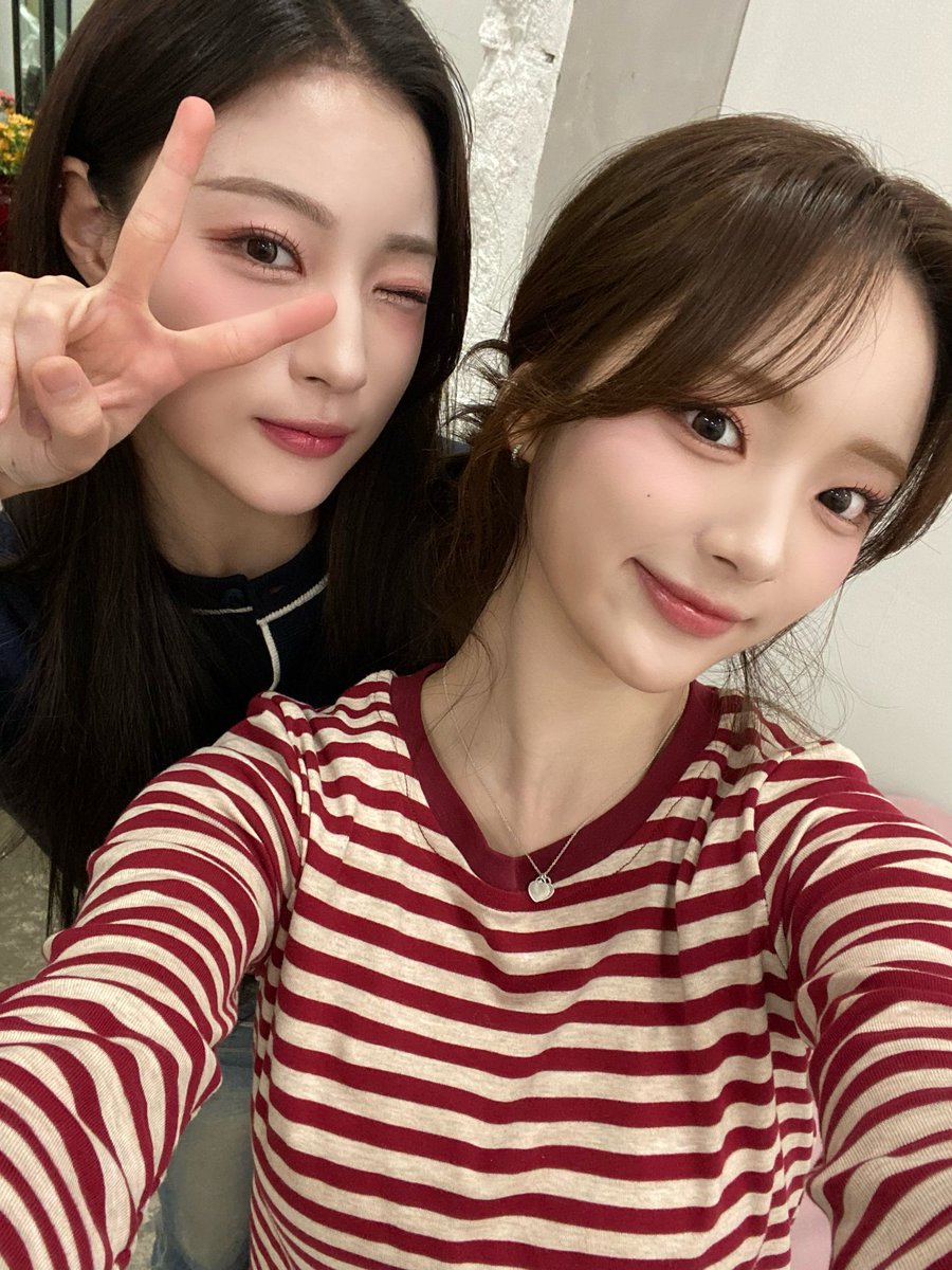 ichillin_km's tweet photo. [📢]

잠시 후 2시, ㅇㅈ즈 🦋🐰
ICHILLIN’ 공식 TikTok 계정으로 라이브 진행합니다!
같이 놀자아 ~~🐾🤍

➡️https://t.co/cJfWDg5NtP

#ICHILLIN #아이칠린
#E_JI #이지 #YEJU #예주
#지원이지유 #울지로입구 #지_원이에게_로 #최애는_평생이지로 
#봐도봐도예쀼_와쮸 https://t.co/wf7jeJSpaQ