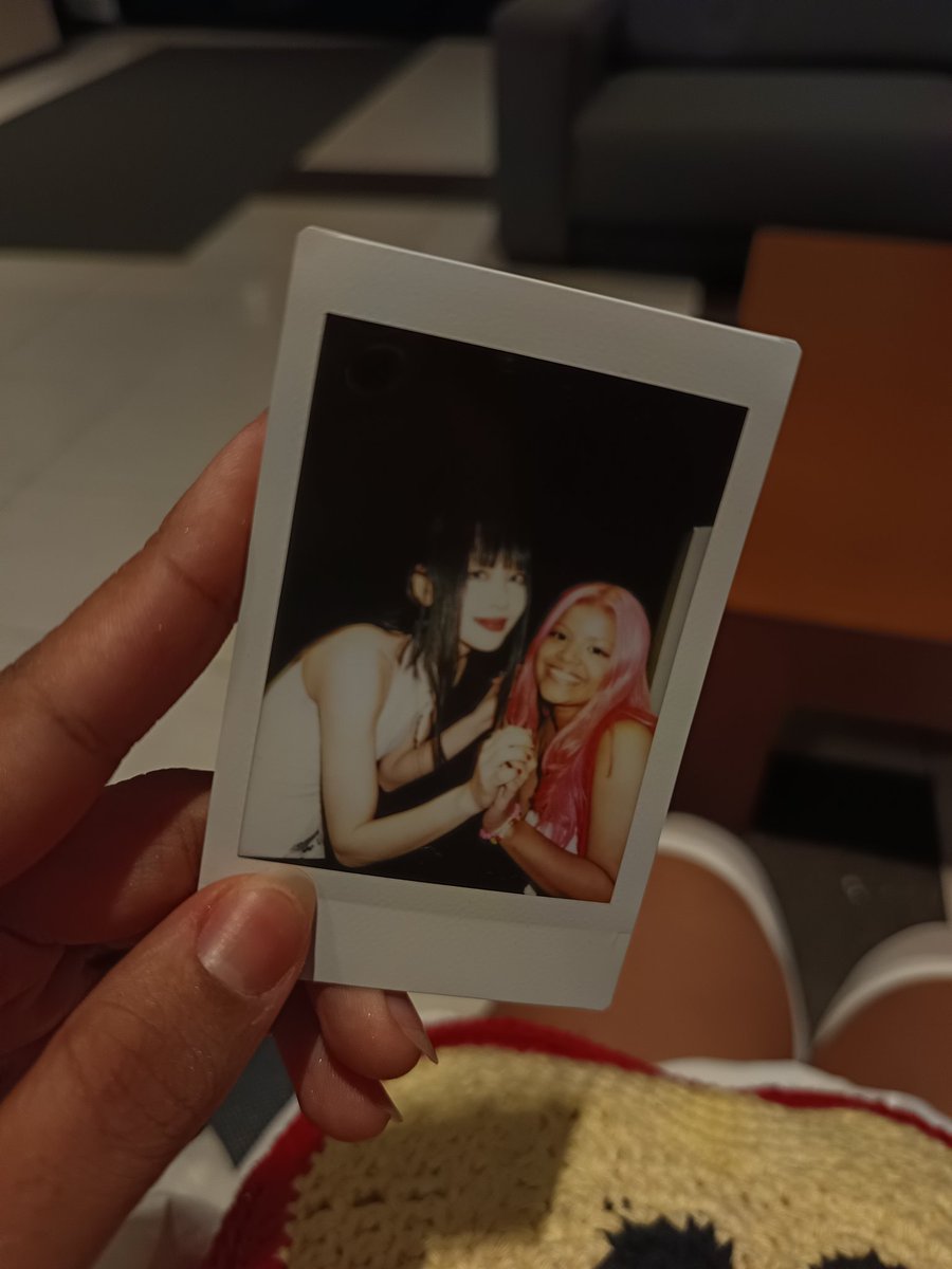 sial 🍎 tweet media