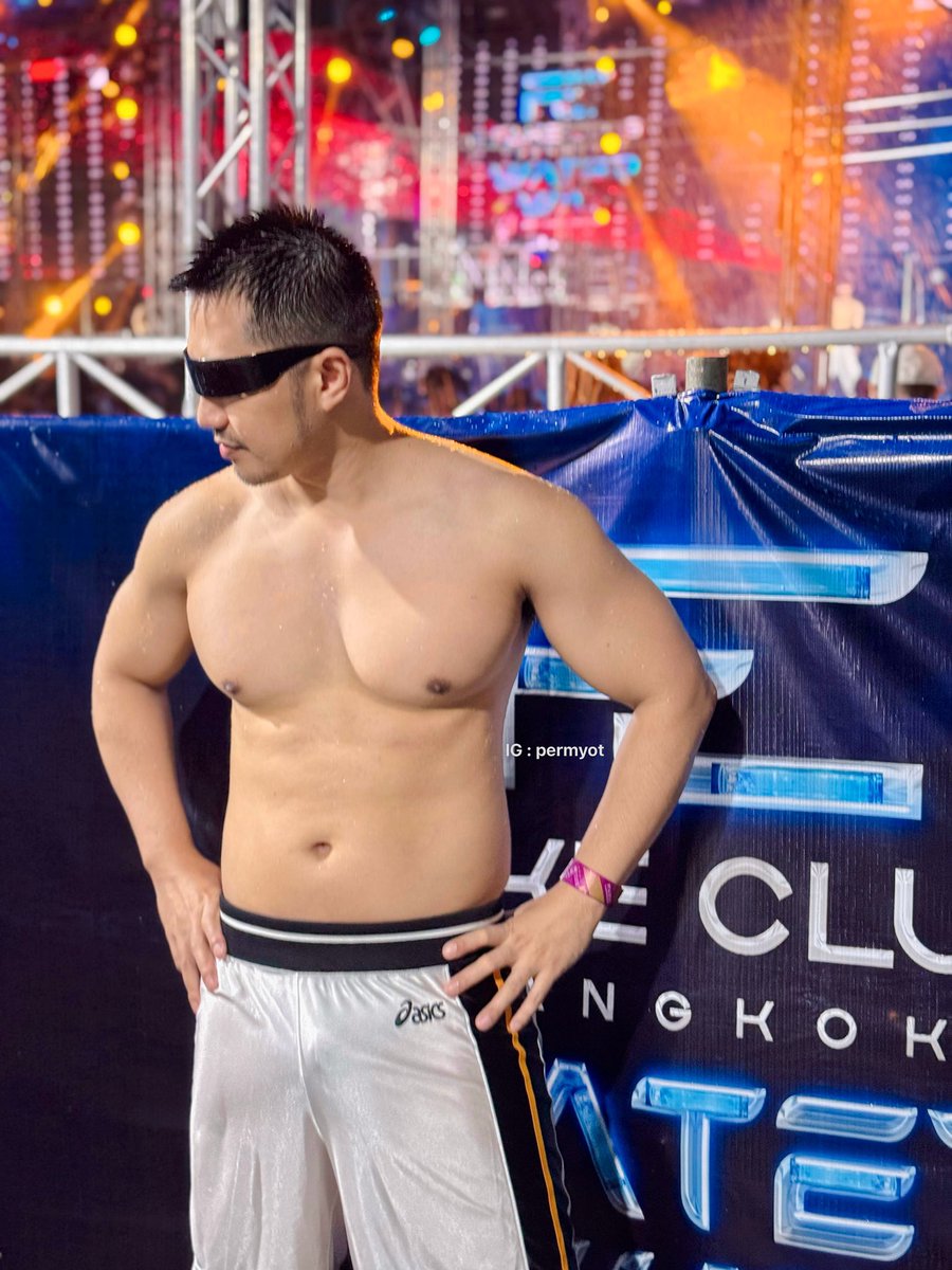 permyot1986's tweet photo. Day 1 เริ่มเลย 💦 #songkranfestival #bangkok #fakeclub ig : permyot https://t.co/AqU6O3dcfK