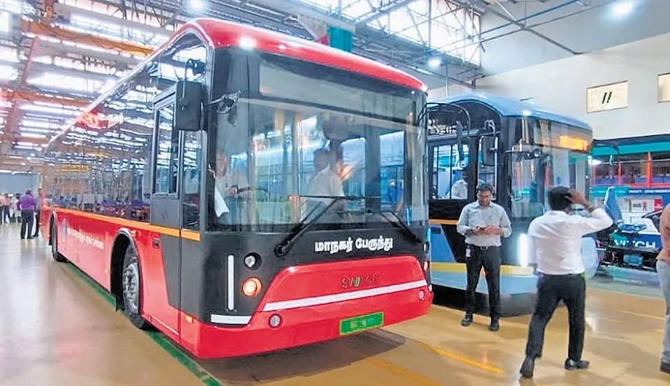 TN_EXPLORE's tweet image. MTC to deploy 625 e-buses from 5 depots. 

Govt will have their own conductors and all facilities like govt buses.

Buses will be owned/operated/maintained by Private companies.  

Govt will provide space in the depot for parking and charging stations.