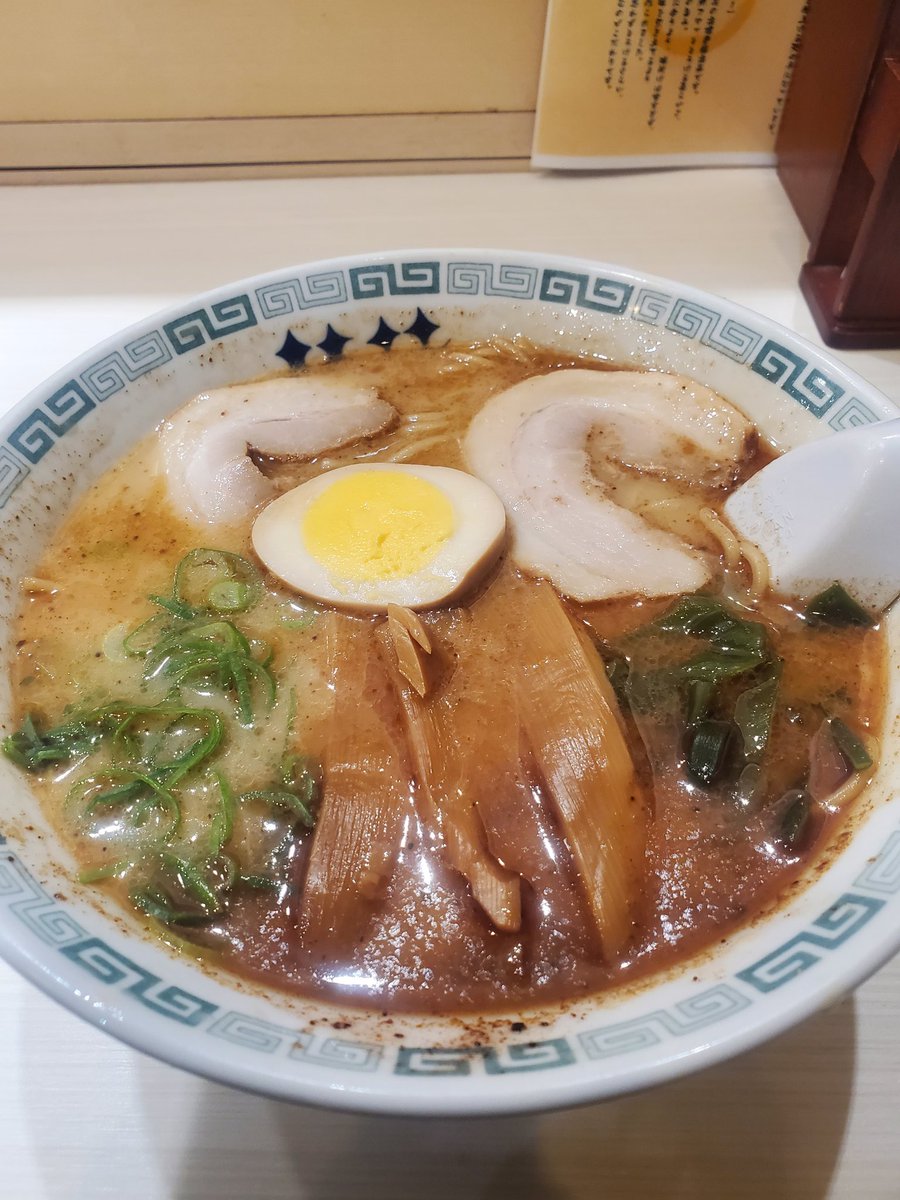 熊本ラーメン！もとい桂花ラーメン！！
いただきまーす！！