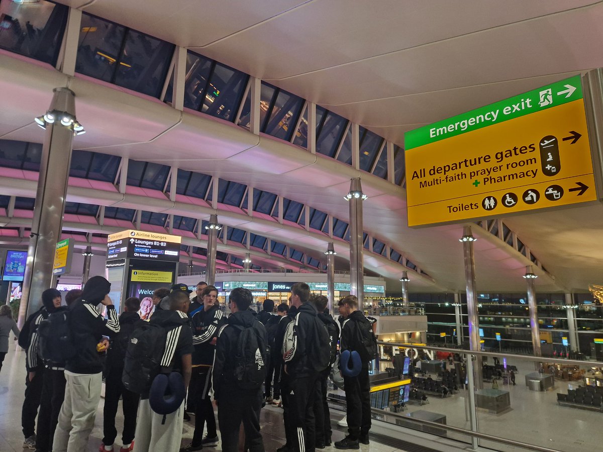 Didsbury High School PE (@didsburype) on Twitter photo ⚽️ | Benfica football tour
After a long drive through the night, we've arrived at <a href="/HeathrowAirport/">Heathrow Airport</a>. Everyone is through, and the boys have some free time in duty-free before we depart ✈️ 🇵🇹 ⚽️ | Benfica football tour
After a long drive through the night, we've arrived at <a href="/HeathrowAirport/">Heathrow Airport</a>. Everyone is through, and the boys have some free time in duty-free before we depart ✈️ 🇵🇹