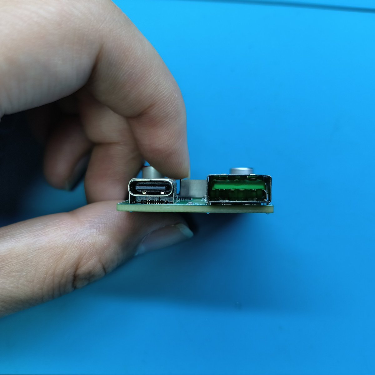 PCBAHelp's tweet image. Dual fast charge module (DC input 8.2-30V), a successful version [close][close] #PCBlayout #firmware #PCBADesign #ElectronicsDesign #FPC #SMT #PCB