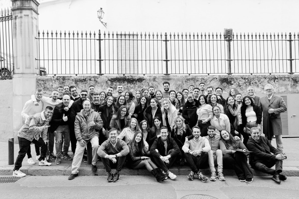 Cada mes en La <a href="/BomboneraGroup/">La Bombonera Group</a> pagamos más de 150.000€ en sueldos y salarios. Ciento cincuenta mil euros.

En nuestro grupo, las críticas constructivas, aunque son bien recibidas para mejorar, siempre adolecen de lo mismo: valoran la experiencia en función del precio sin tener