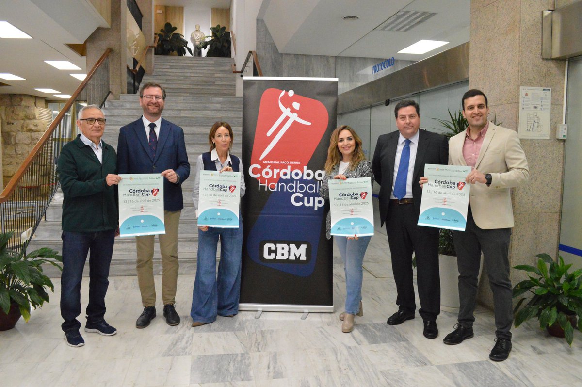 Sebastian090578's tweet image. Solo un día para #CórdobaHandballCup.

Desde la @FAndaluzaBM damos todo nuestro apoyo a su XV edición. 
Un evento referente que vuelve a llenar @AytoCordoba de Balonmano Base del 13 al 16 de abril. ¡Mucha suerte a la organización @CordobadeBM y a todos los equipos participantes!