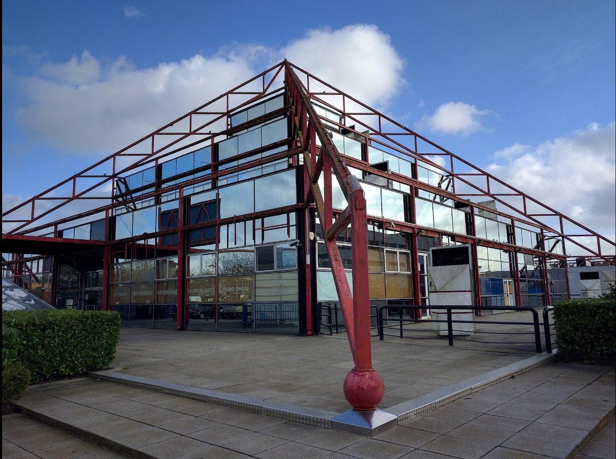 Subtopian tweet media