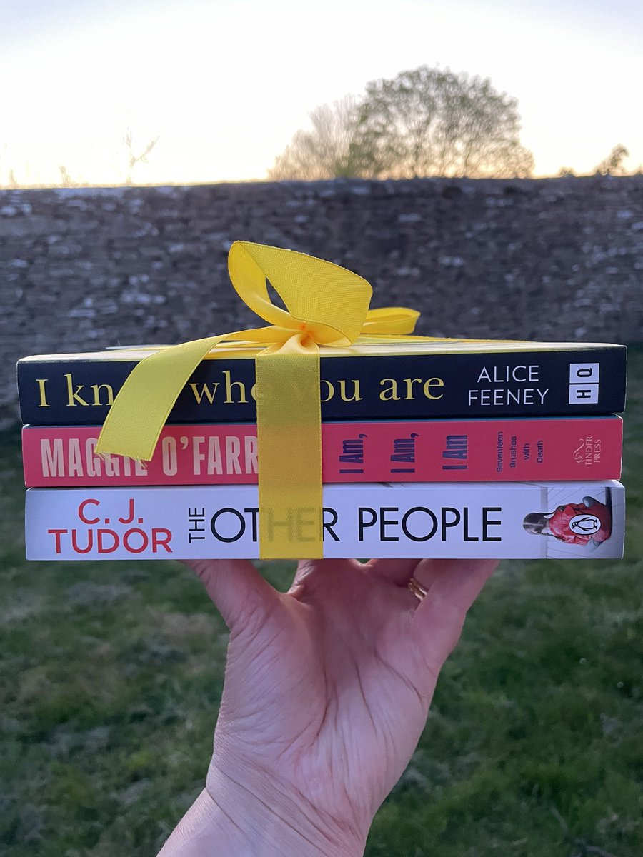 sopsyjo's tweet photo. @bertsbooks thanks for my latest order! Can’t wait to get stuck in 🤓 https://t.co/MDVXJLGNlZ