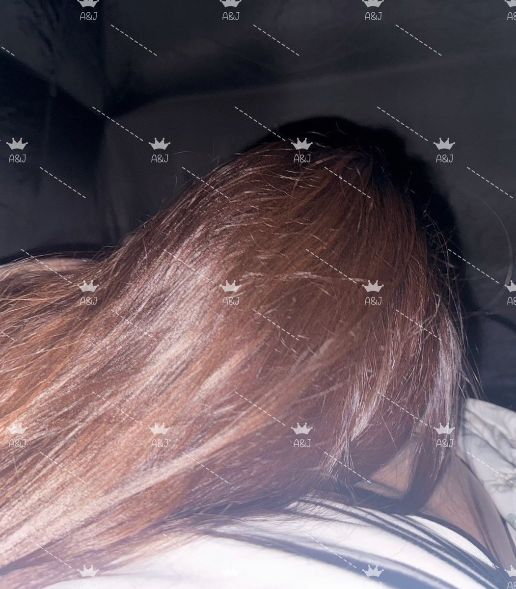 露營區 外面的小朋友在玩樂
人妻卻在帳篷裡吃棒棒糖🍭

#夫妻情侶
#露營
#親子遊