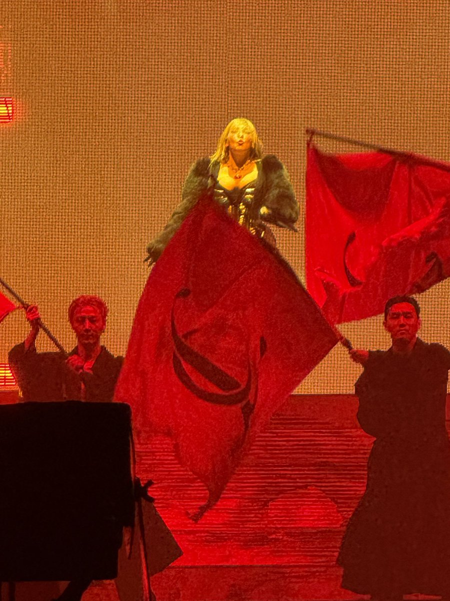 WeLoveDara's tweet photo. [PHOTOS] https://t.co/3JIbWCrEGl