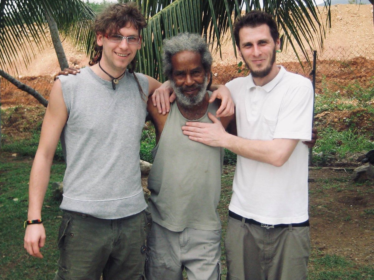 It was a blessing to be able to visit the roots/reggae father Max Romeo at his home in Jamaica 2009 🙏🏼🇯🇲 he left us a powerful legacy. 
.
R.I.P. Max Romeo 🎤🇯🇲❤️